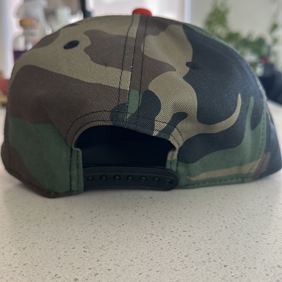 Men’s SnapBack hat - Picture 4 of 5